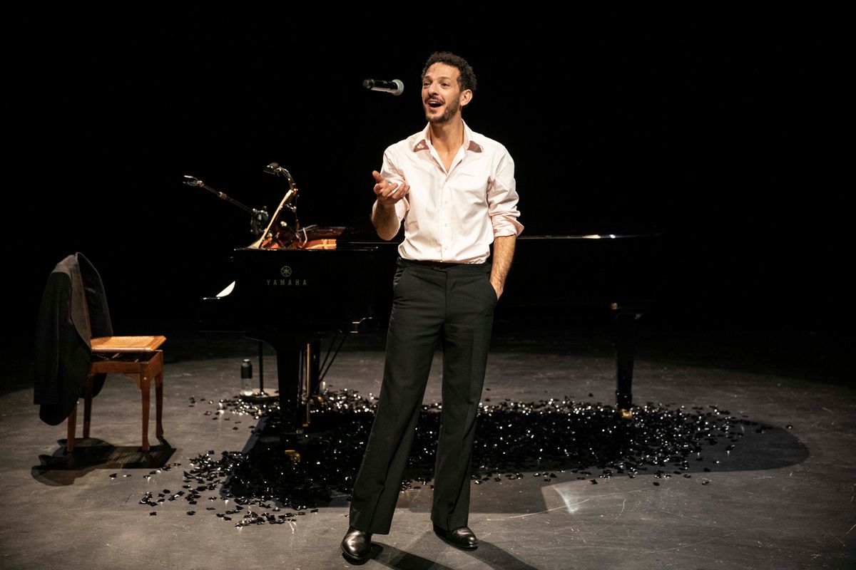 Vincent Dedienne ''Un soir de gala'' at Theatre Raymond Kabbaz on Oct. 25th.