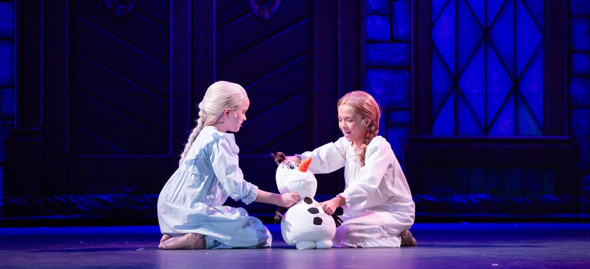 Young Elsa and Young Anna Build a Snowman! Young Elsa and Young Anna Build a Snowman!