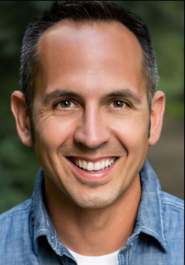 Vince Tresco (Sergeant George) 6