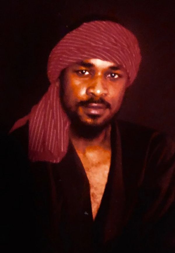 PART ONE OF DARRYL MAXIMILIAN ROBINSON'S SUMMER STOCK ACTING AWARD!: Chicago-born and stage-trained actor and play play director is featured in an interview on the occasion of receiving the 1981 Fort Wayne News-Sentinel Reviewer's Recognition Award for his performances in professional summer stock at The Enchanted Hills Playhouse of Syracuse, Indiana. 32