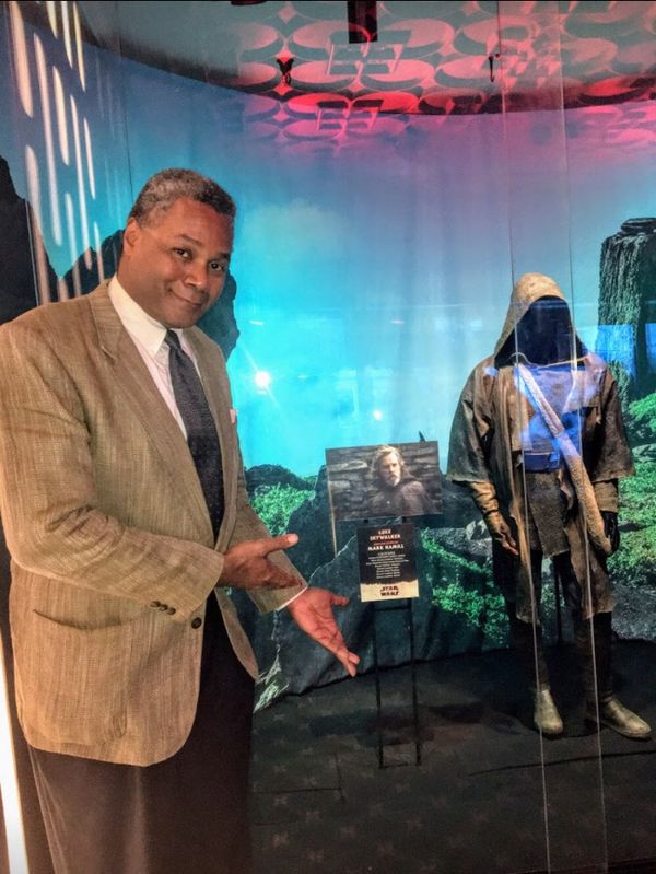 The Perfect Place To Discuss Cloud-Capped Towers And Gorgeous Palaces: On Tuesday November 7, 2023, veteran stage actor and play director Darryl Maximilian Robinson utilized this majestic background. 16