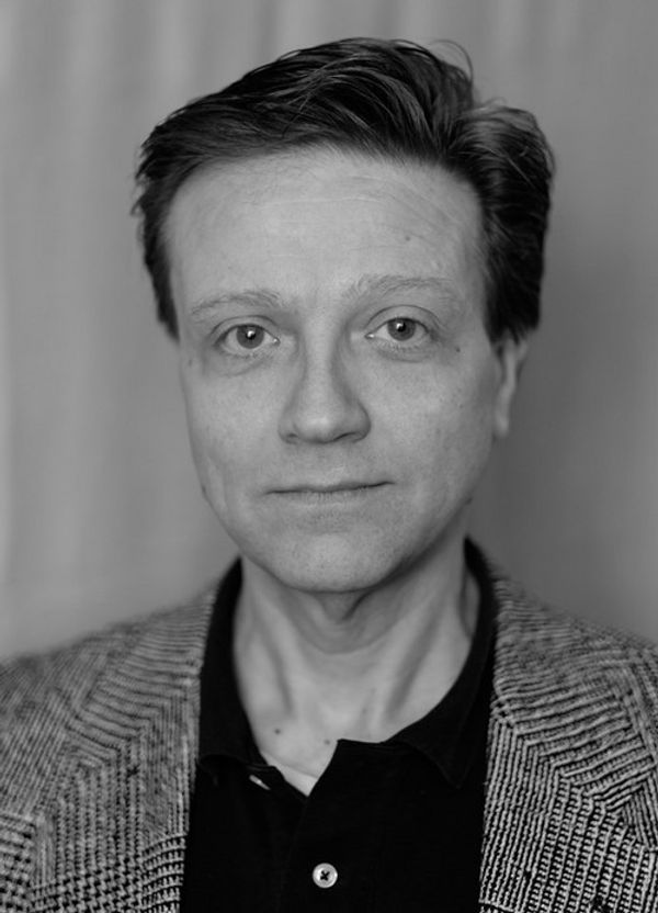 Seth Rozin
Playwright
Seth is the author of numerous plays, including SETTLEMENTS, HUMAN RITES (produced at Phoenix Theatre, 2017; InterAct Theatre Company, 2018), THE THREE CHRISTS OF MANHATTAN (InterAct, 2015), TWO JEWS WALK INTO A WAR... (National New Play Network rolling world premieres at Florida Stage, Playwrights Theatre of New Jersey and New Jersey Rep, plus productions at Shadowlands Theater, Merrimack Rep, Unicorn Theatre, InterAct, Florida Studio Theatre, GEVA Theater, Barter Theater, Jewish Theatre of Grand Rapids and New Repertory Theatre; published by Playscripts.com), BLACK GOLD (NNPN rolling world premieres at InterAct, Phoenix Theatre, PROP Thr, Arts West Playhouse), REINVENTING EDEN (InterAct), MISSING LINK (InterAct, Civic Theatre of Schenectady), THE SPACE BETWEEN US (readings at Abington Theatre, Philadelphia Art Alliance) and MEN OF STONE (Theater Catalyst; published by Playscripts.com). He is also the composer, lyricist and book writer of A PASSING WIND a musical about history's greatest 