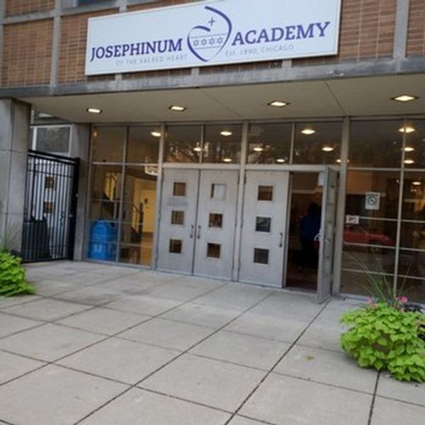 PART ONE OF DARRYL MAXIMILIAN ROBINSON'S SUMMER STOCK ACTING AWARD!: Chicago-born and stage-trained actor and play play director is featured in an interview on the occasion of receiving the 1981 Fort Wayne News-Sentinel Reviewer's Recognition Award for his performances in professional summer stock at The Enchanted Hills Playhouse of Syracuse, Indiana. 14