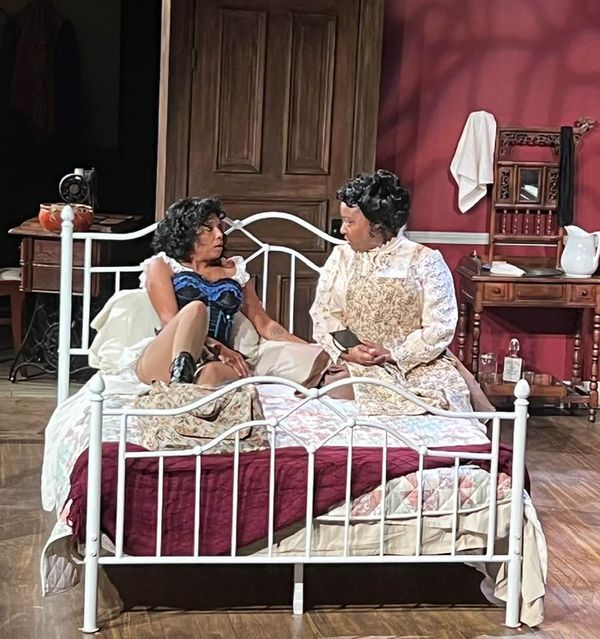 Esther (Nakeisha McGee) is stitching away on INTIMATE APPAREL for a client in the opener for Season 42 at Carpenter Square. 3