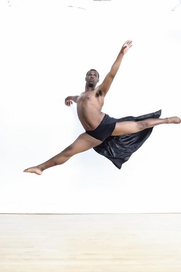 Von Smith who plays the leading role of Jean Valjean 5