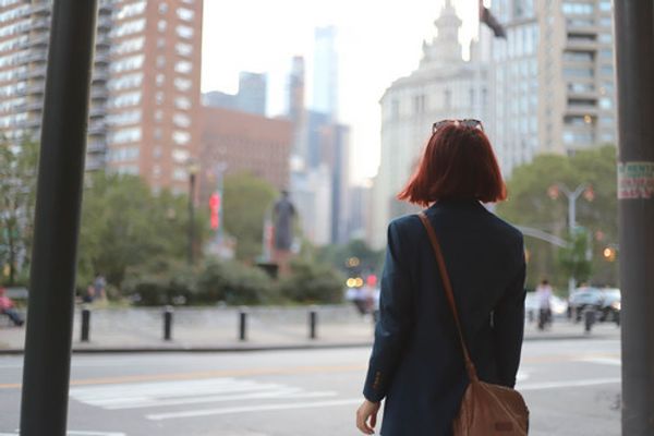 Pictured from left to right: Ava Paul (Rowan), Gigi Hausman (Carrie), Ean Schultz (Noah), Kaleb Batman (Cooper), Charlotte Herzog (Yael), Arya Kashyap (Jessa). Not pictured: Grace Bernardo (Barista/Fitness Instructor) Photo by Emily Hulbert 3