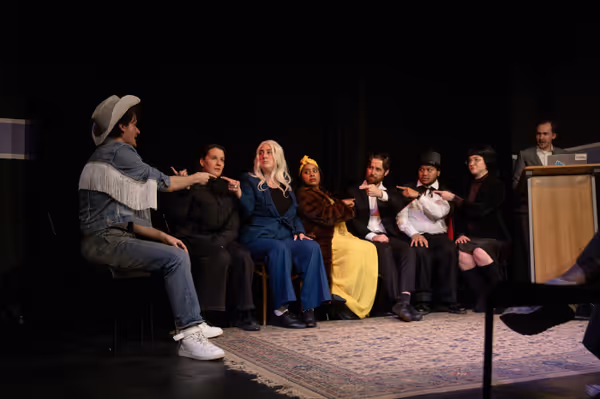 In this improvised murder mystery, the cast is trying to catch the killers amongst them - with the audience's help! 1