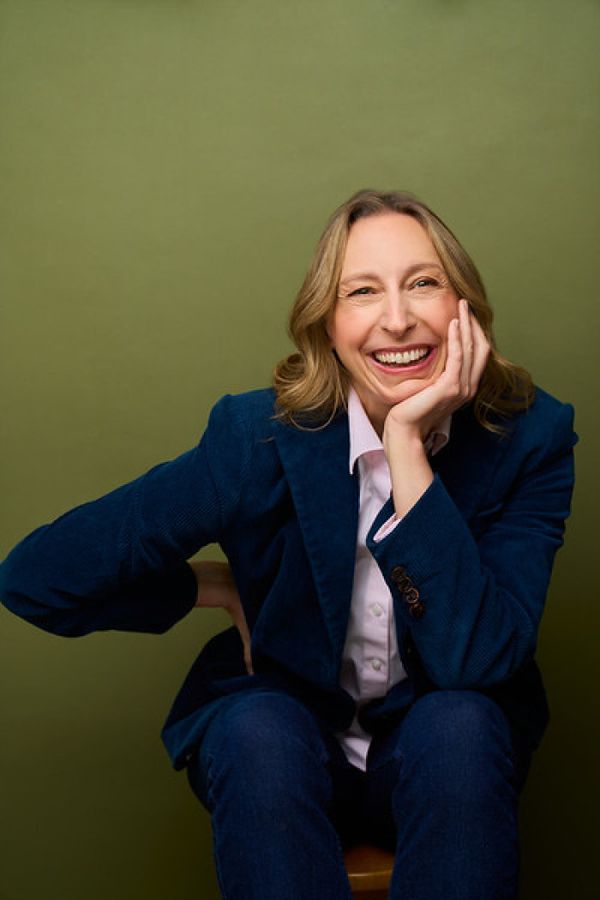 A Hoosier by birth and New Yorker by mailing address, Votaw began performing comedy in early 2025 following a career and relationship breakup. She also performs as Mrs. Claus during the holiday season. 2