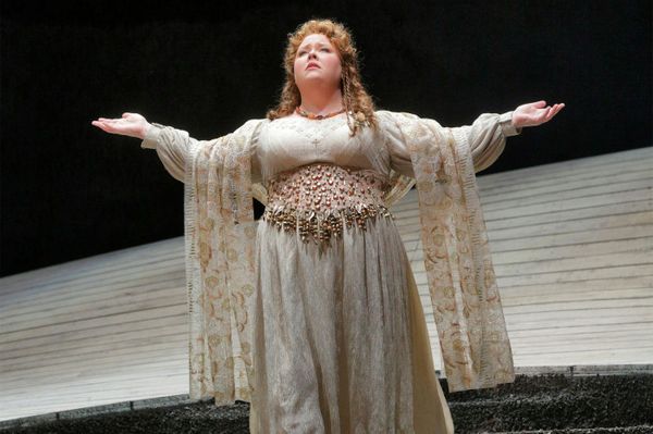 Jamie Barton made her 2015 LA Opera debut as Adalgisa in Norma. (Photo: Ken Howard) 3