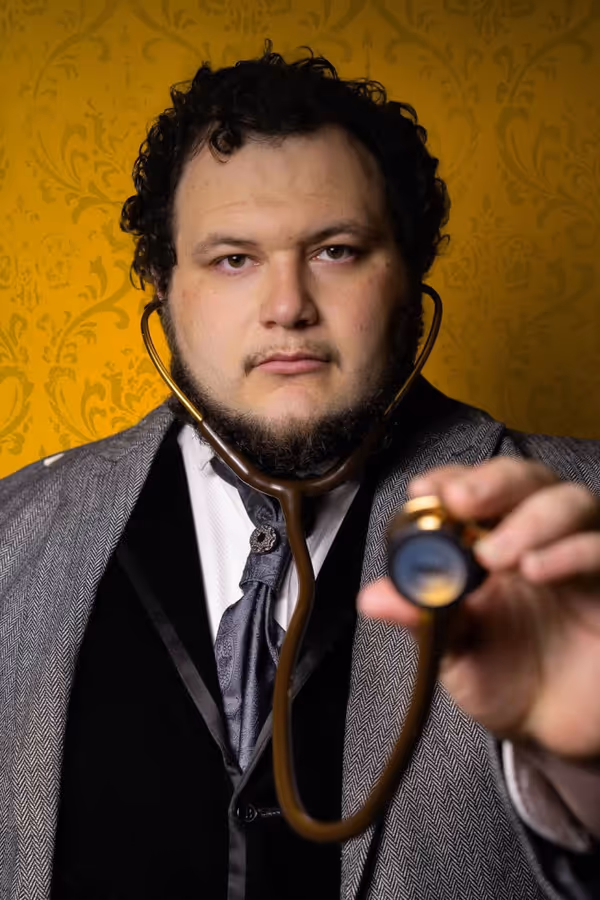 Mon Darter as Dr. John Stetson 8