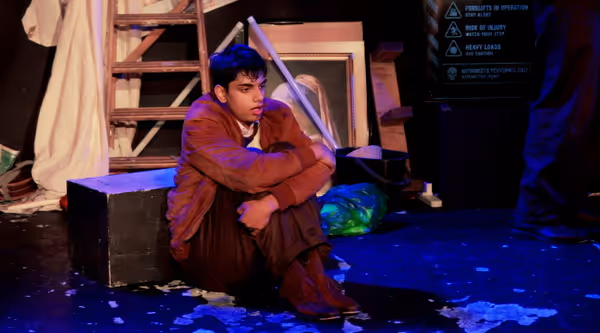 A moment from the Live! From The Warehouse 8