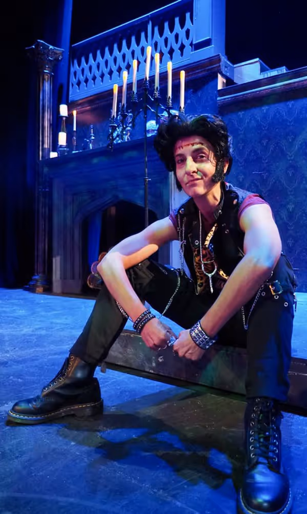 Mel Carubia as Eddie 5