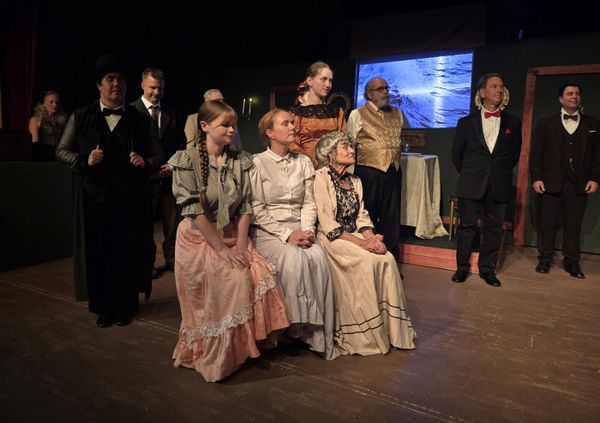 Three Kate's, Julia Morgan, Amy Clark and Violet Hellstrom during Sunday service on Titanic 1