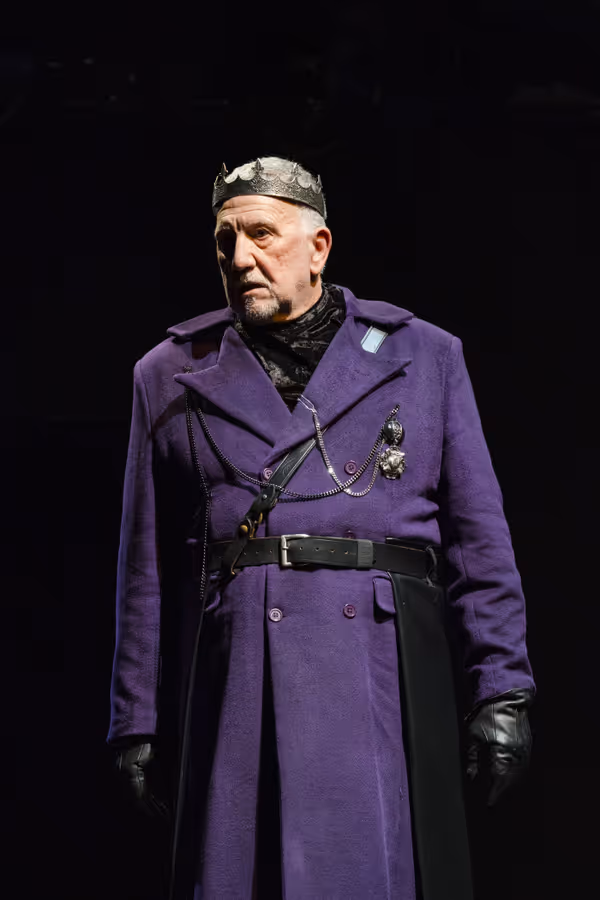 Scott Wentworth as Claudius. Photo by Avery Brunkus. 8