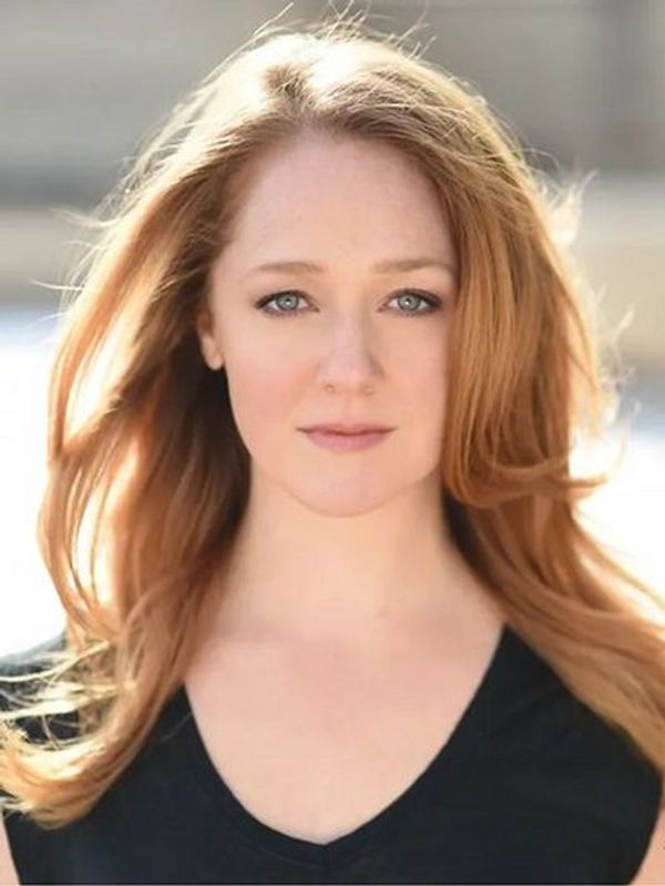 AMANDA LADD as Renelle  3