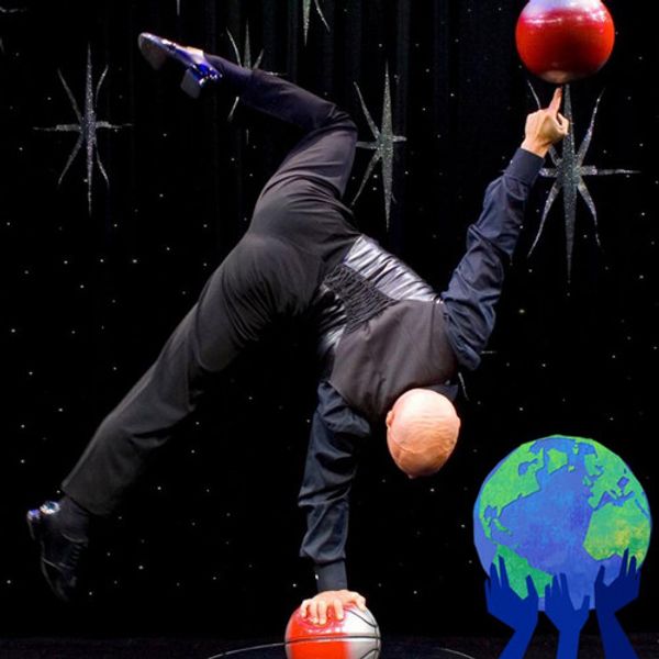 Uber Macaggi's comedic acrobatic style is truly amazing. 1