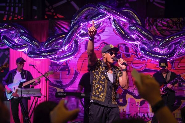 Bruno Mars Experience 3