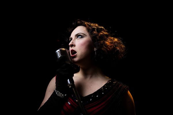 Karin Terry stars as Sally Bowles. Photo credit: Shanna Paxton Photography 2