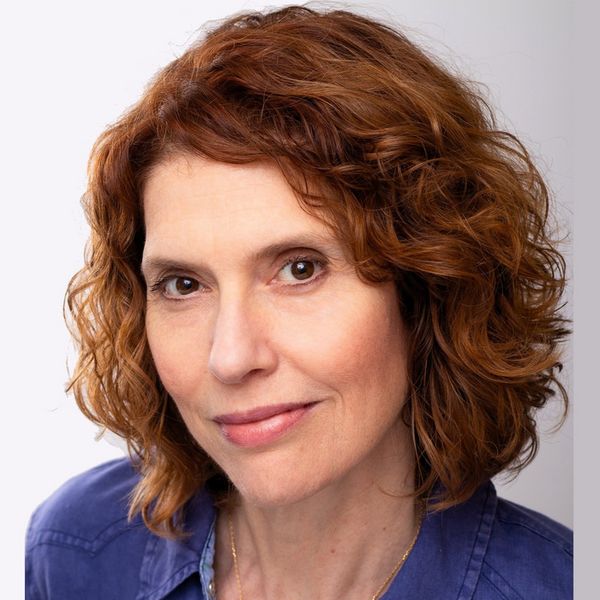 Carla Solari is a bilingual Argentine actress, teacher, and writer based in Minneapolis. She trained at the National Conservatory of Dramatic Arts and the National University of Arts (UNA) in Buenos A 1