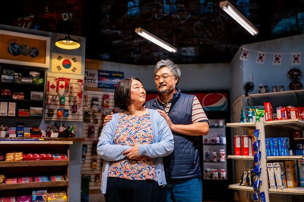 Ins Choi and Esther Chung in Kim?s Convenience (2025). A Soulpepper Production in association with American Conservatory Theater & Adam Blanshay Productions. Photo by Dahlia Katz 10