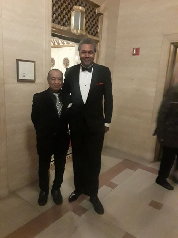 AN INTERNET TV GUIDE PHOTO FOR THEATRE FOLKS!: Santa Monica's Ruskin Theatre Group and Ruskin School of Acting Founder JOHN RUSKIN, 