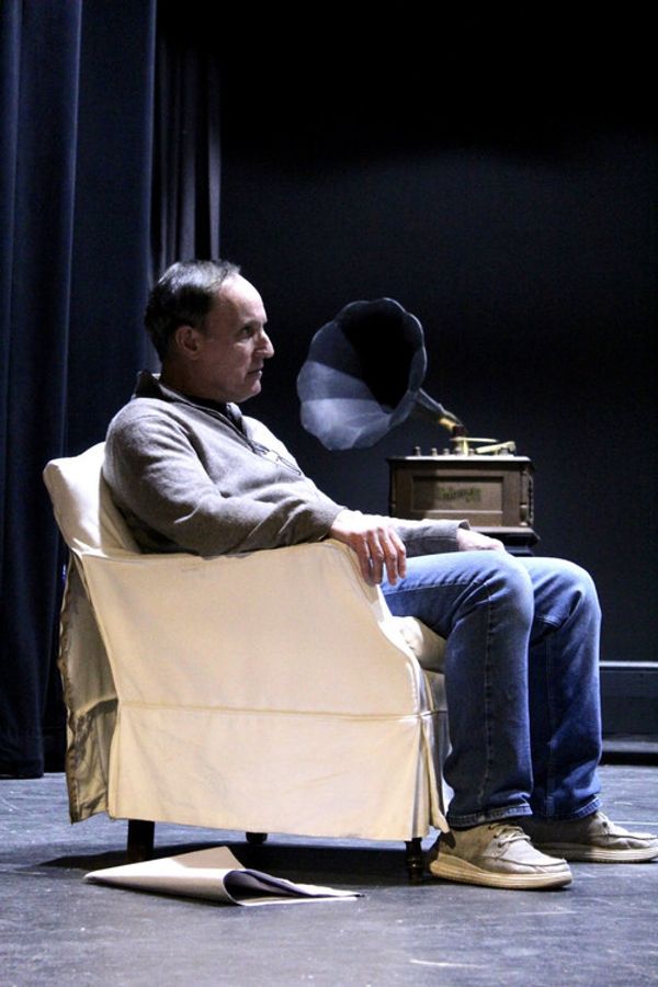 Tom Ciorciari as Arturo Ui 1