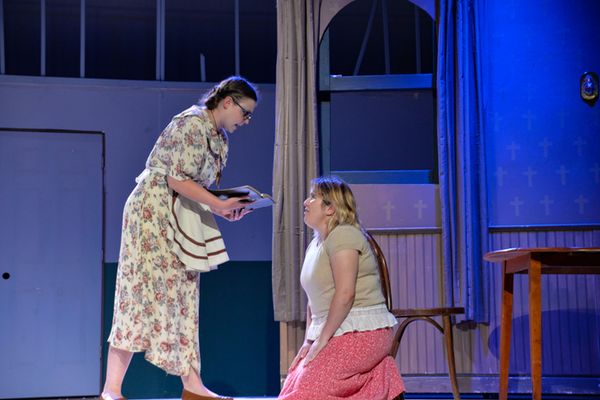 Julia Dietz and Emma McLaren as Margaret and Carrie White in Carrie: The Musical 10