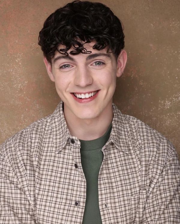 David Daniel Offner as Oisin Looney 6