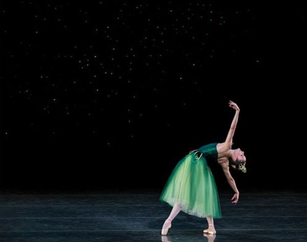 Miami City Ballet's Jennifer Lauren in "Emeralds." Photo by Daniel Azoulay.  3