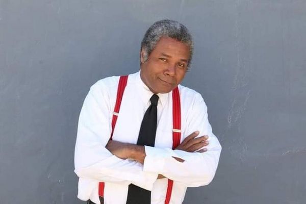 Host and Guest: Veteran journalist Ron Brewington interviewed veteran stage actor and play director Darryl Maximilian Robinson on the September 19, 2016 edition of THE ACTORS CHOICE. 17