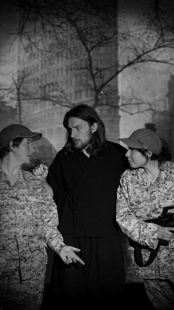Harrison Mark as Laertes and Katie-Beth Anspach as Ophelia 4