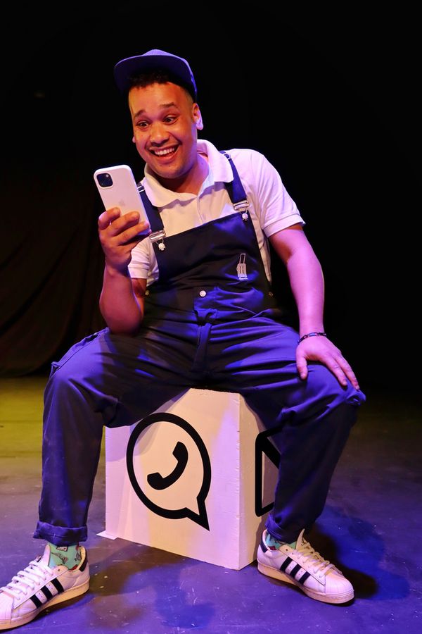 The fictional game show, Veras My where he wins a brand new iPhone. 2