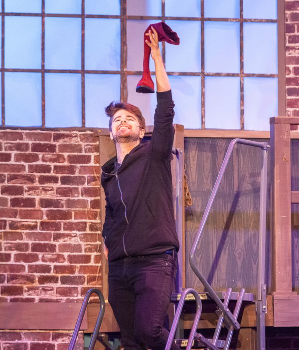 KINKY BOOTS Company 3