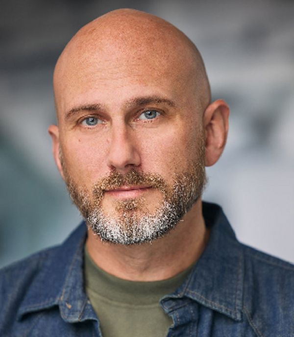 John Millsap as George Gordon, Lord Byron 3