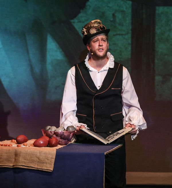 Drosselmeir fights off the Ratgoons. 3