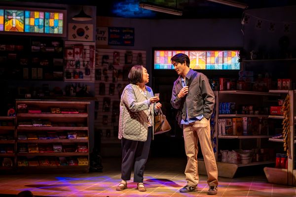 Ins Choi and Esther Chung in Kim?s Convenience (2025). A Soulpepper Production in association with American Conservatory Theater & Adam Blanshay Productions. Photo by Dahlia Katz 13