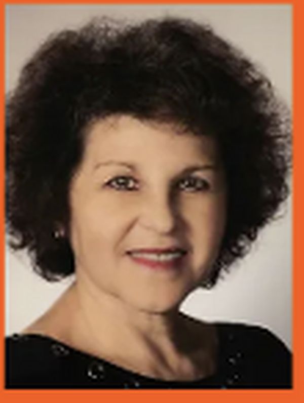 Laurie Atlas as Aura 4