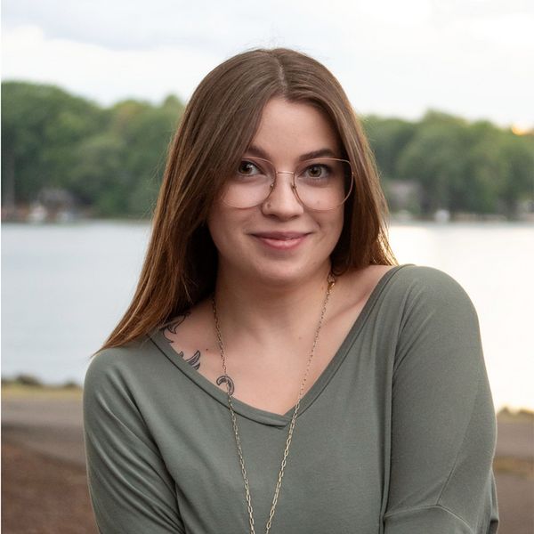 Hannah Taylor as Zoe and Sue Struve as Janine Photo credit: DJ Corey Photography 4