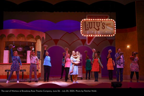 Left to right : Chloe Evans, Leah Yorkston, Sydney Valaer 4