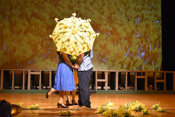 Come see who''''s behind the daffodils!  2