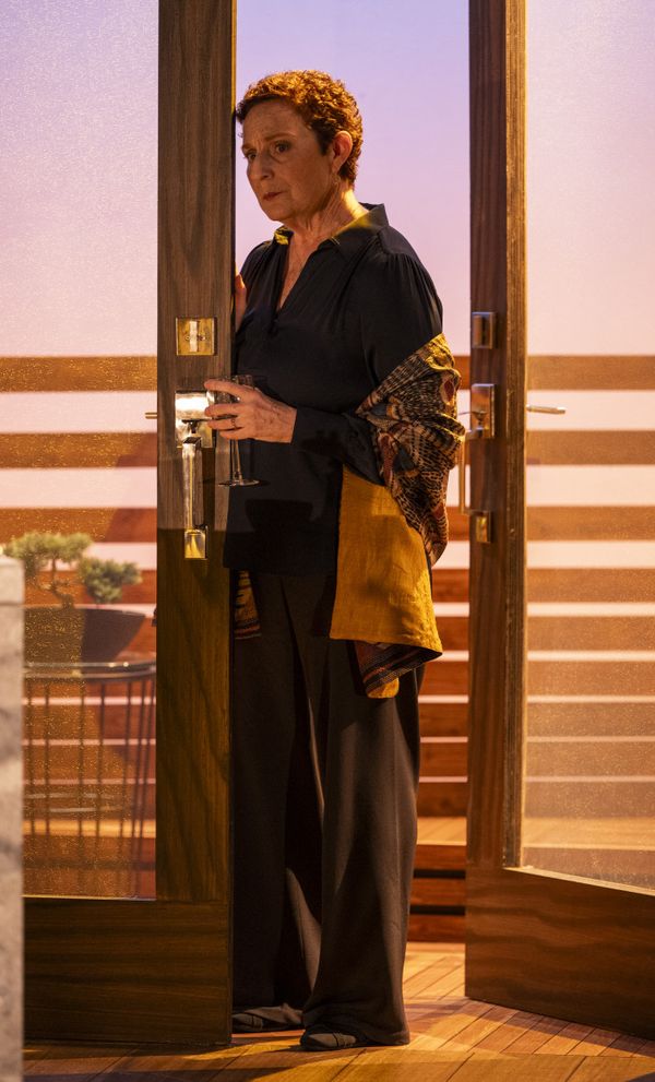 Laura Gordon in DINNER WITH THE DUCHESS. Photo: Michael Brosilow. 24