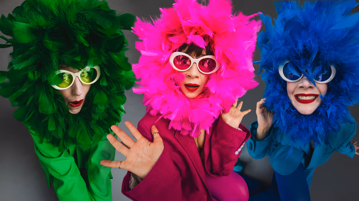 The Seaweed Sisters are: Megan Lawson, Jillian Meyers, and Dana Wilson. With credits including Apple, Coachella, Janet Jackson, Madonna, Nike, SNL, the MET Gala   as well as their own award-winning sh