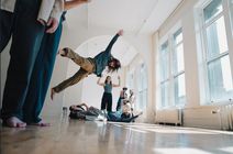 Tout s'effondre (We All Fall Down) 