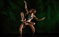MOMIX: Alice in Philadelphia