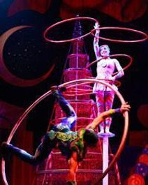 Cirque Dreams: Holidaze
