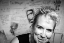 Lauren Weedman BLOWS