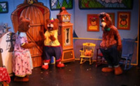 Ricitos and the 3 Bears / Ricitos y los 3 Ositos show poster