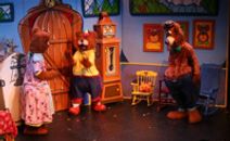 Ricitos and the 3 Bears / Ricitos y los 3 Ositos