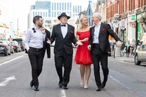 THE EVERYMAN SUNDAY SONGBOOK: ULTIMATE CHRISTMAS SHOW