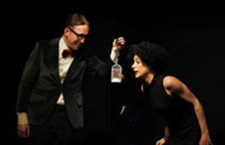 Je Regrette! show poster